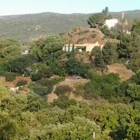 - Chambres D'hotes Castelmau Bed & Breakfast Le Lavandou