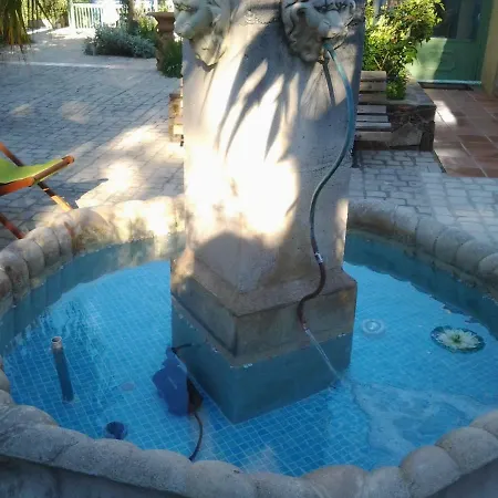 - Chambres D'hotes Castelmau Bed & Breakfast Le Lavandou