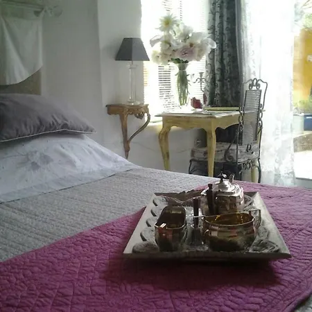 - Chambres D'hotes Castelmau Bed & Breakfast *