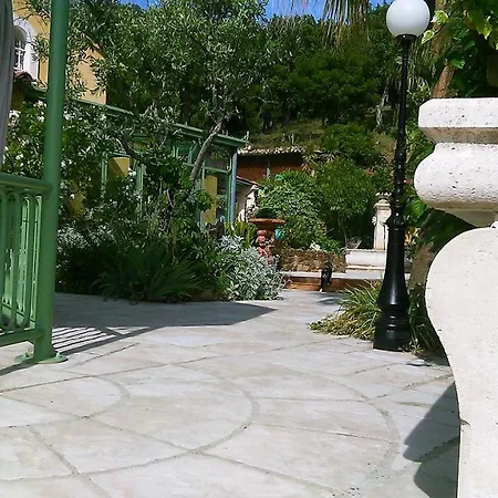 - Chambres D'hotes Castelmau * Le Lavandou