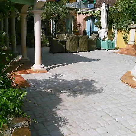 - Chambres D'hotes Castelmau * Le Lavandou