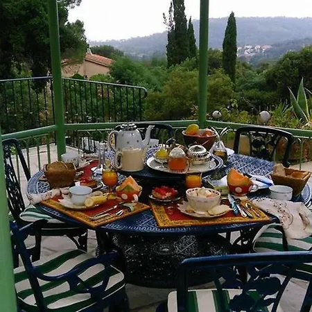 - Chambres D'hotes Castelmau Bed & Breakfast Le Lavandou