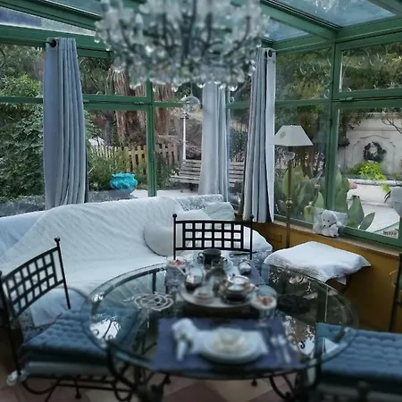 - Chambres D'hotes Castelmau Bed & Breakfast