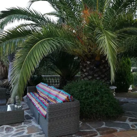 - Chambres D'hotes Castelmau Bed & Breakfast Le Lavandou