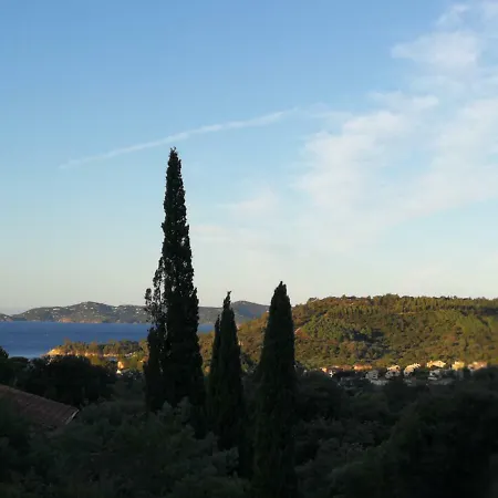 - Chambres D'hotes Castelmau *