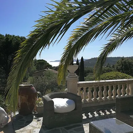 - Chambres D'hotes Castelmau * Le Lavandou