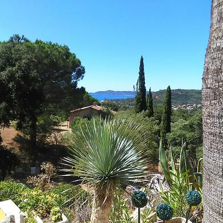 - Chambres D'hotes Castelmau Bed & Breakfast *
