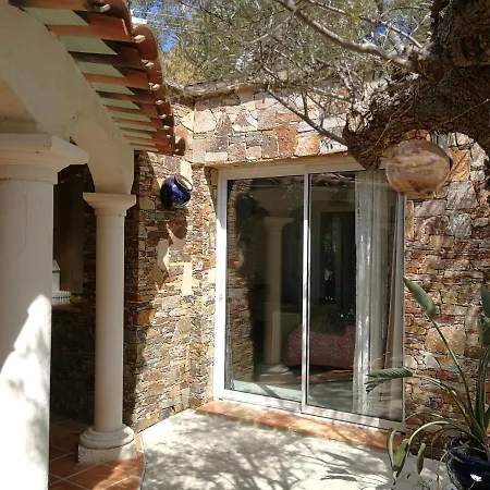- Chambres D'hotes Castelmau Bed & Breakfast Le Lavandou